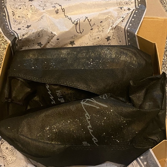 Bani 2 Sneaker - Picture 8 of 11